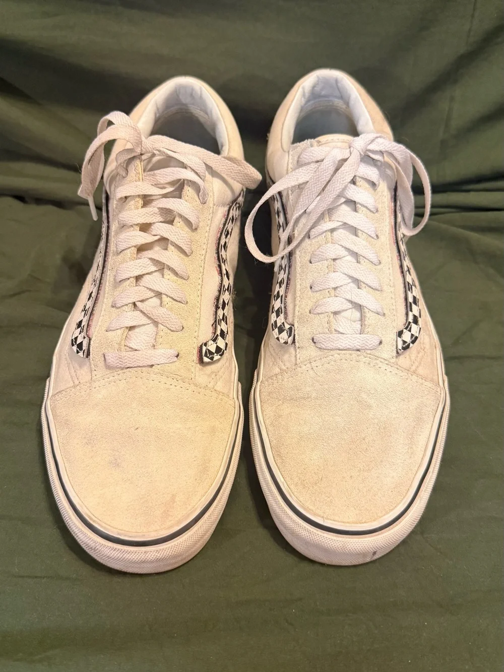 Vans Low-Top Sneakers with Red Checker Stripe on Cream Upper